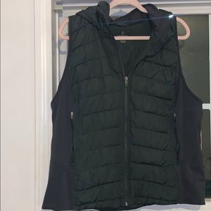 2XL Hooded Vest NWT
